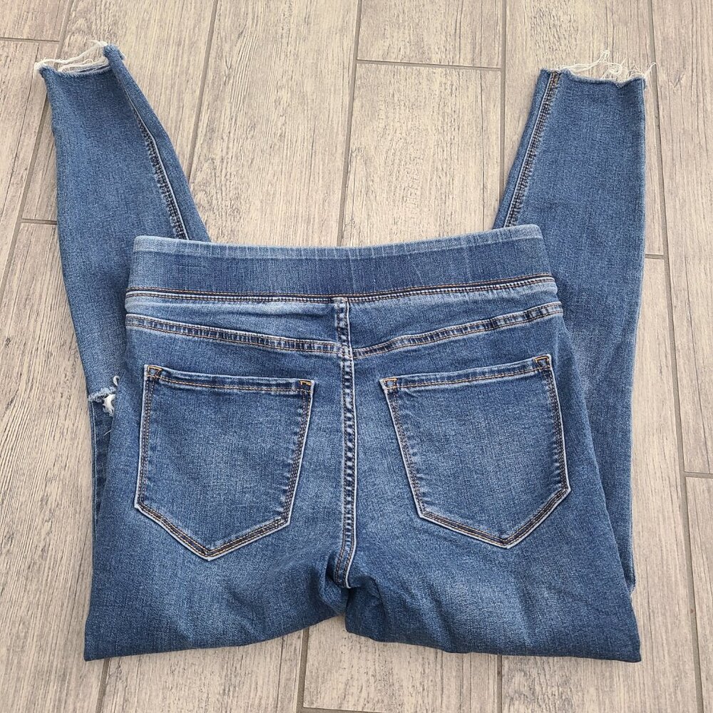 Old Navy Women's Skinny Jeans in Medium Blue Wash - Picture 10 of 11